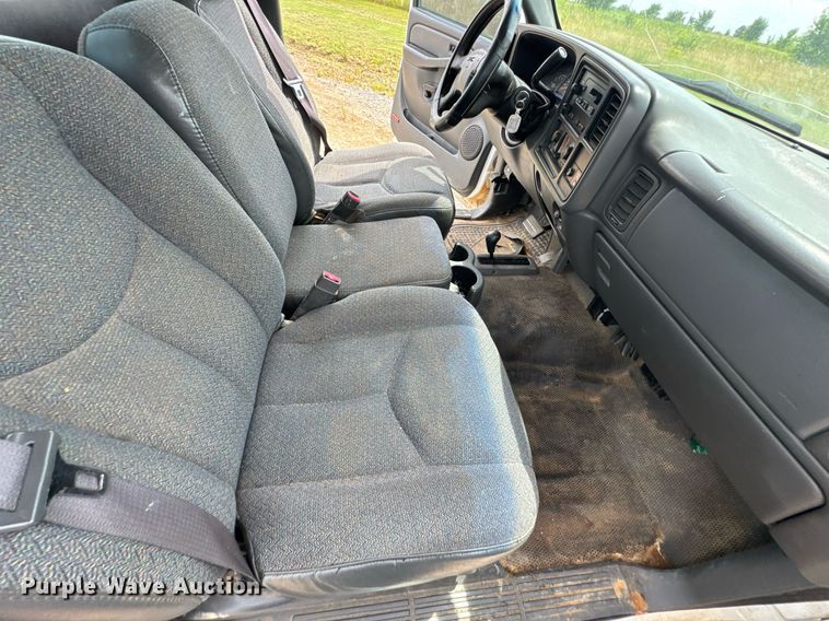 image for item DU9223 2006 GMC Sierra 2500HD pickup truck