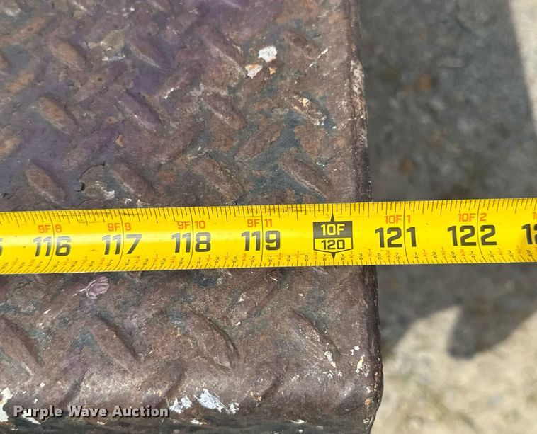 image for item DU9224 2007 Chevrolet Silverado 3500HD flatbed pickup truck