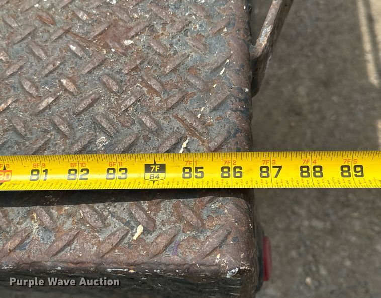 image for item DU9224 2007 Chevrolet Silverado 3500HD flatbed pickup truck