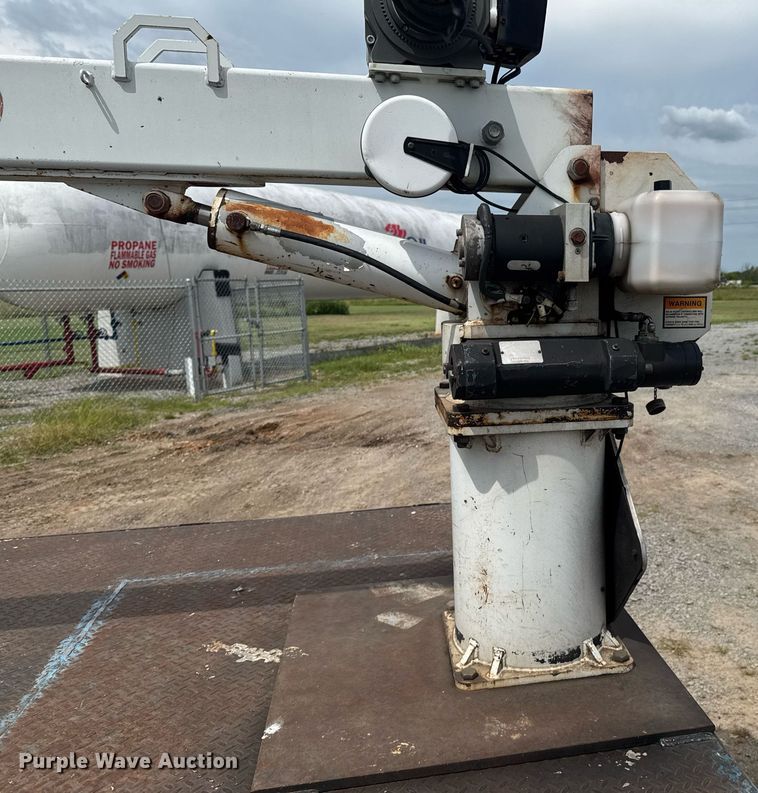 image for item DU9224 2007 Chevrolet Silverado 3500HD flatbed pickup truck