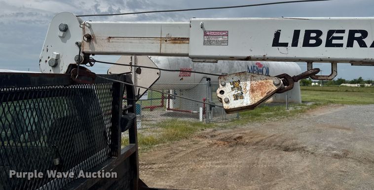 image for item DU9224 2007 Chevrolet Silverado 3500HD flatbed pickup truck