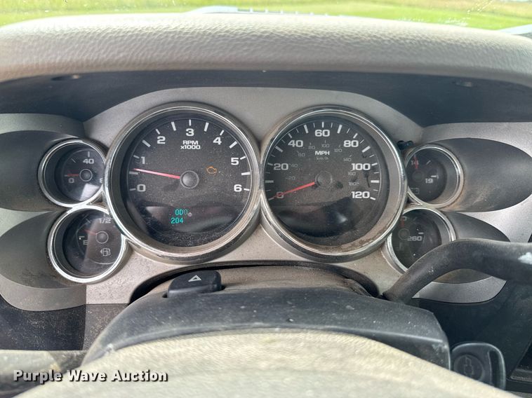 image for item DU9224 2007 Chevrolet Silverado 3500HD flatbed pickup truck