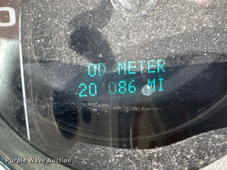 image for item DU9224 2007 Chevrolet Silverado 3500HD flatbed pickup truck