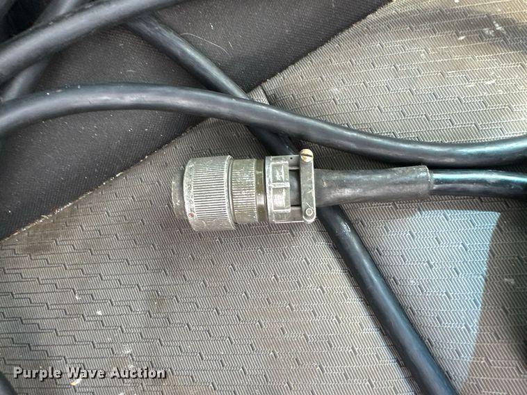 image for item DU9224 2007 Chevrolet Silverado 3500HD flatbed pickup truck