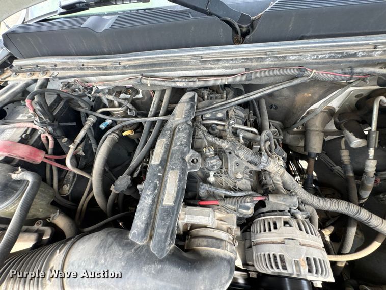 image for item DU9224 2007 Chevrolet Silverado 3500HD flatbed pickup truck