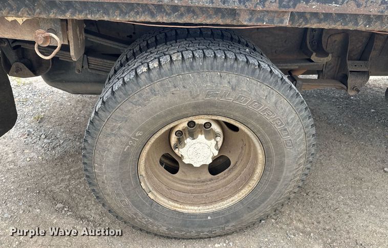 image for item DU9224 2007 Chevrolet Silverado 3500HD flatbed pickup truck