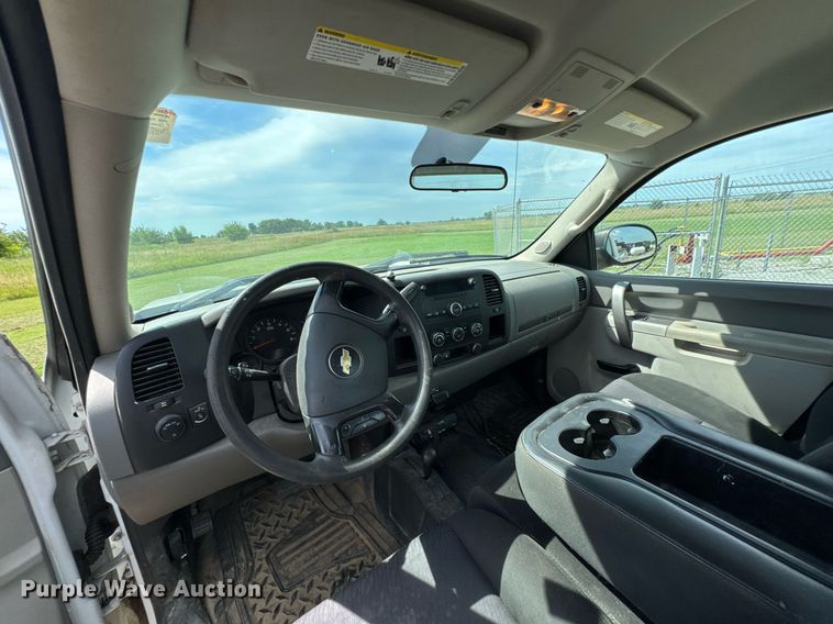 image for item DU9225 2011 Chevrolet Silverado 1500 pickup truck