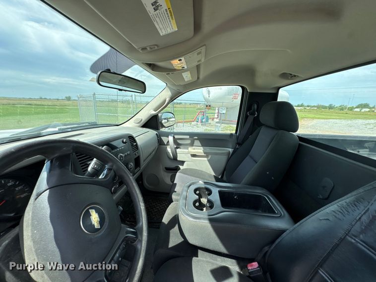 image for item DU9225 2011 Chevrolet Silverado 1500 pickup truck
