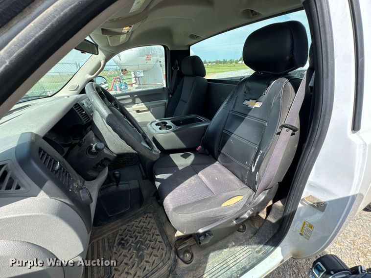 image for item DU9225 2011 Chevrolet Silverado 1500 pickup truck