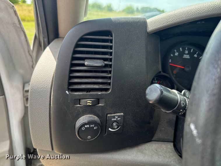 image for item DU9225 2011 Chevrolet Silverado 1500 pickup truck