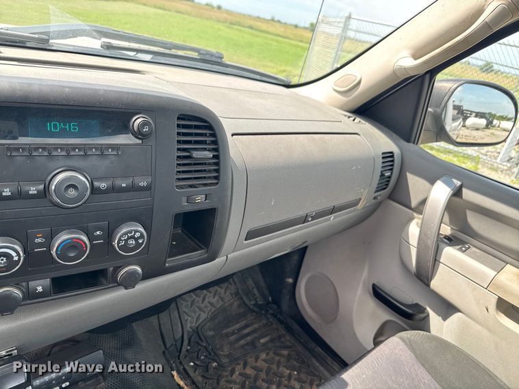 image for item DU9225 2011 Chevrolet Silverado 1500 pickup truck