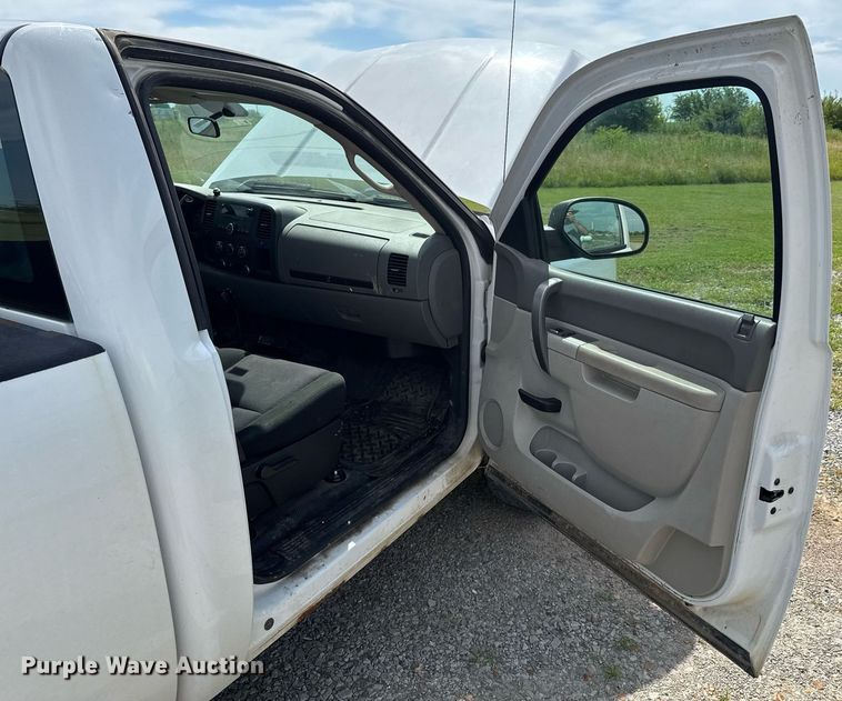 image for item DU9225 2011 Chevrolet Silverado 1500 pickup truck