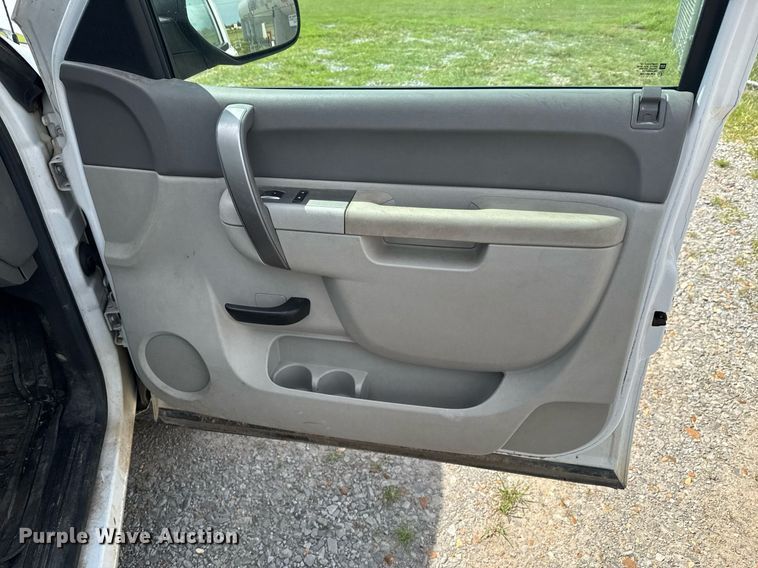 image for item DU9225 2011 Chevrolet Silverado 1500 pickup truck