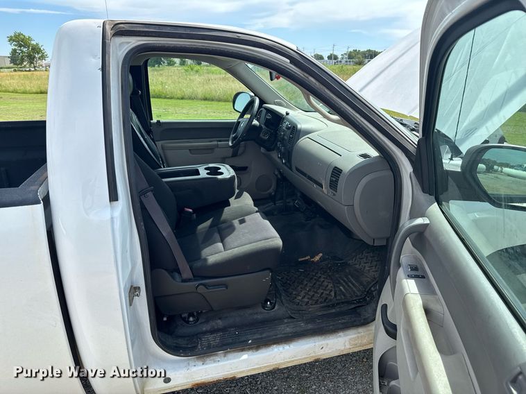 image for item DU9225 2011 Chevrolet Silverado 1500 pickup truck