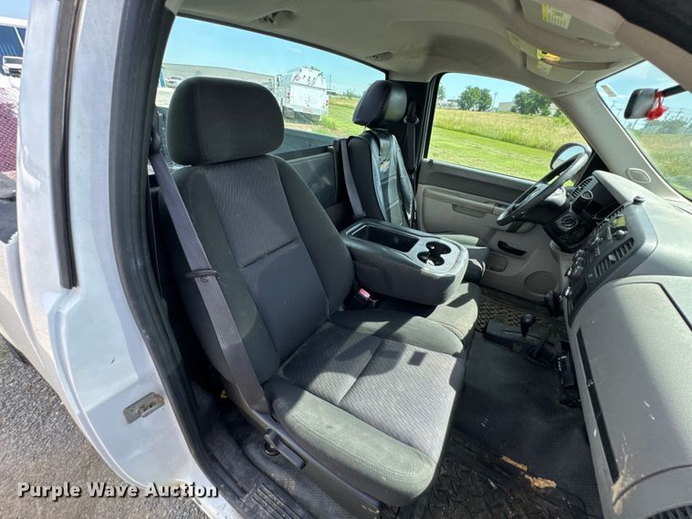 image for item DU9225 2011 Chevrolet Silverado 1500 pickup truck