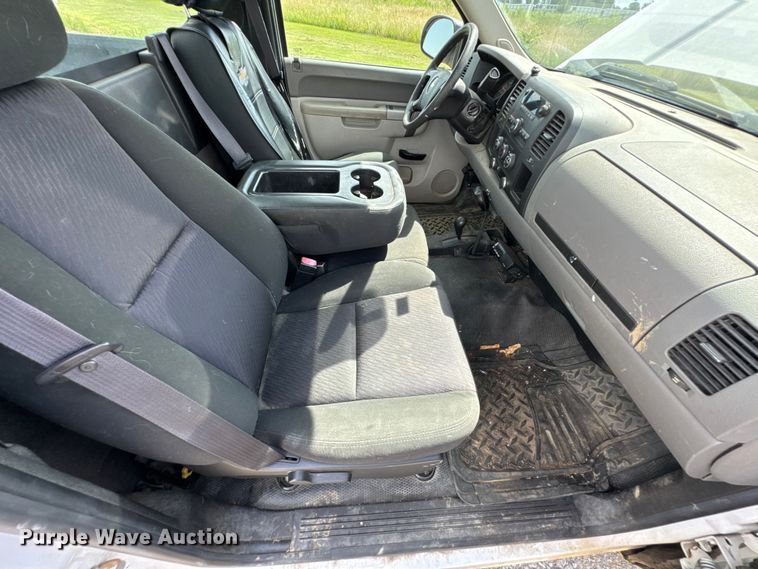 image for item DU9225 2011 Chevrolet Silverado 1500 pickup truck