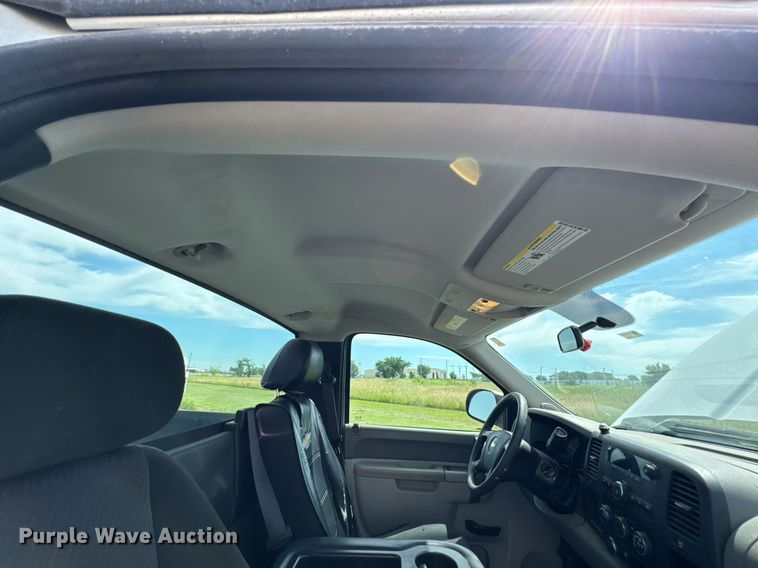 image for item DU9225 2011 Chevrolet Silverado 1500 pickup truck