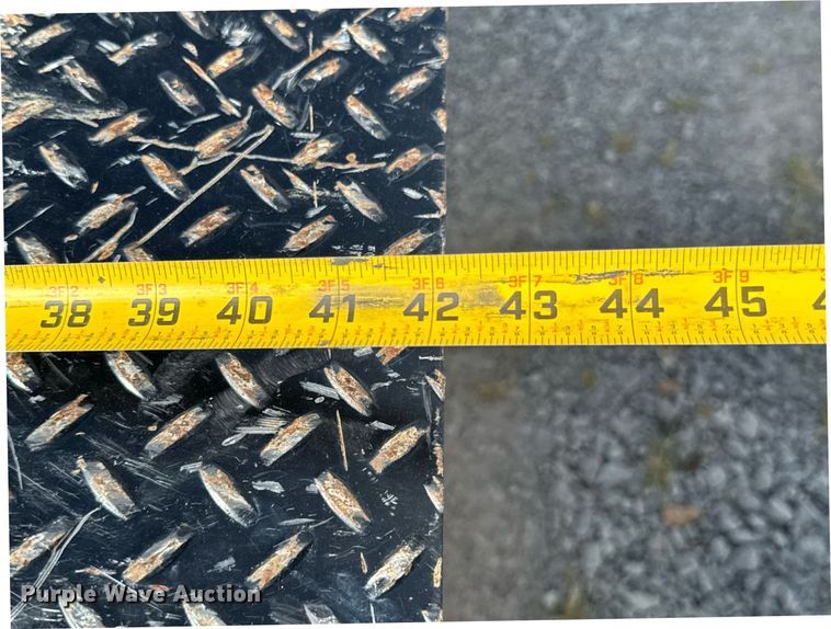 image for item DU9228 2006 Chevrolet Silverado 3500 flatbed pickup truck