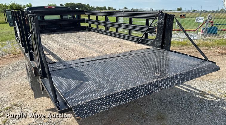 image for item DU9228 2006 Chevrolet Silverado 3500 flatbed pickup truck