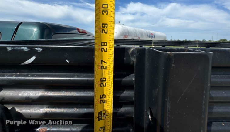 image for item DU9228 2006 Chevrolet Silverado 3500 flatbed pickup truck