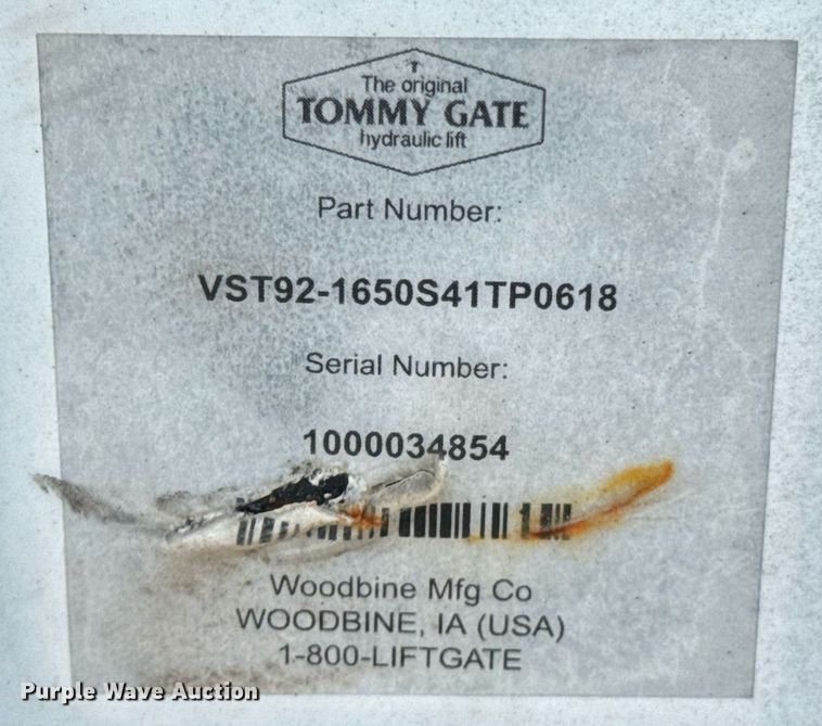 image for item DU9228 2006 Chevrolet Silverado 3500 flatbed pickup truck