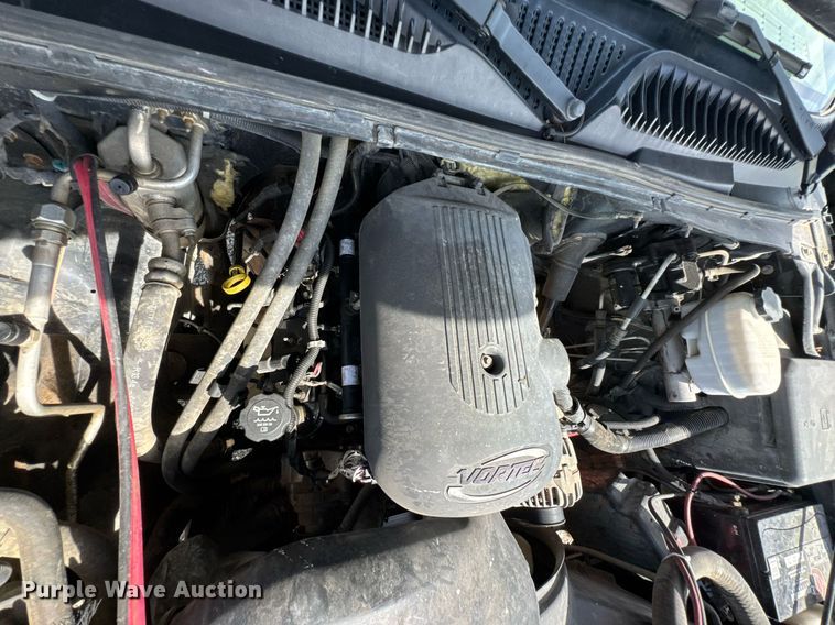 image for item DU9228 2006 Chevrolet Silverado 3500 flatbed pickup truck