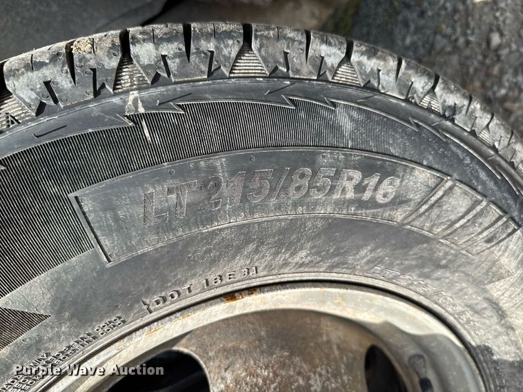 image for item DU9228 2006 Chevrolet Silverado 3500 flatbed pickup truck