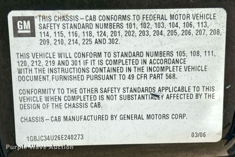 image for item DU9228 2006 Chevrolet Silverado 3500 flatbed pickup truck