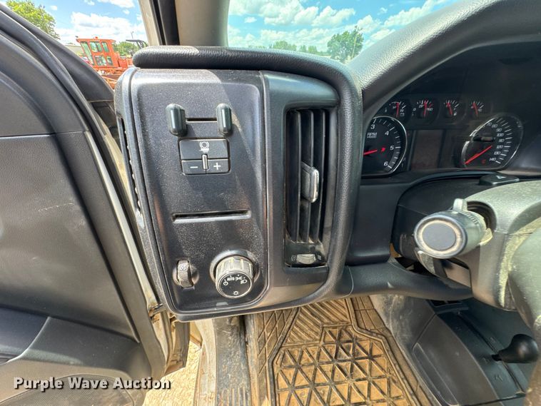 image for item DU9238 2015 Chevrolet Silverado 2500HD Crew Cab pickup truck