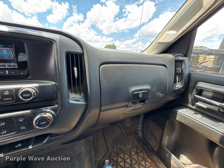 image for item DU9238 2015 Chevrolet Silverado 2500HD Crew Cab pickup truck