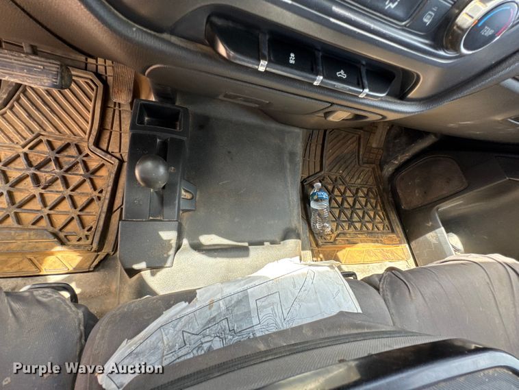 image for item DU9238 2015 Chevrolet Silverado 2500HD Crew Cab pickup truck