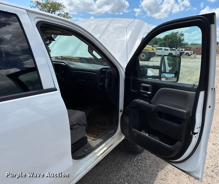 image for item DU9238 2015 Chevrolet Silverado 2500HD Crew Cab pickup truck