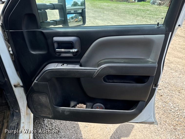 image for item DU9238 2015 Chevrolet Silverado 2500HD Crew Cab pickup truck