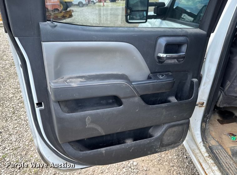 image for item DU9238 2015 Chevrolet Silverado 2500HD Crew Cab pickup truck