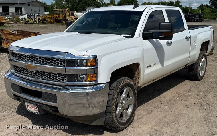 image for item DU9240 2019 Chevrolet Silverado 2500HD Crew Cab pickup truck