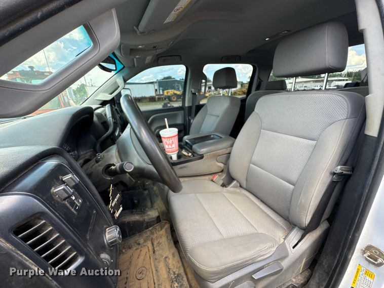 image for item DU9240 2019 Chevrolet Silverado 2500HD Crew Cab pickup truck