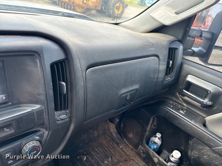 image for item DU9240 2019 Chevrolet Silverado 2500HD Crew Cab pickup truck