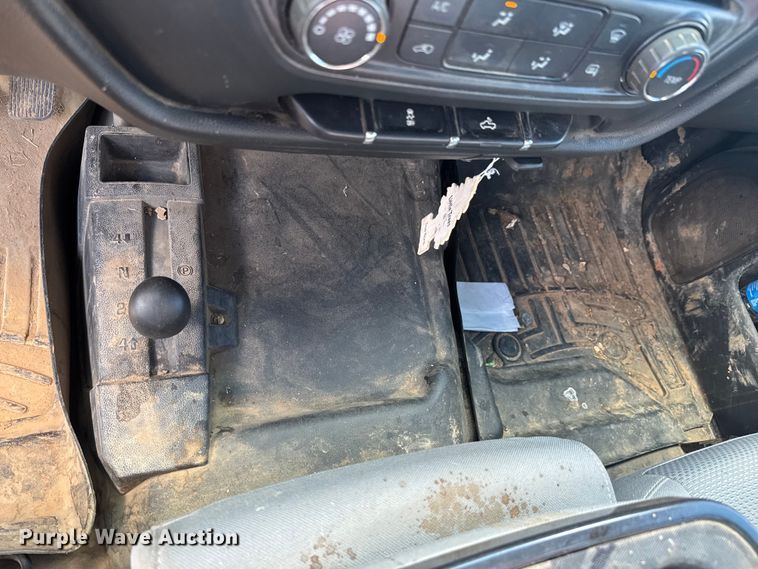 image for item DU9240 2019 Chevrolet Silverado 2500HD Crew Cab pickup truck