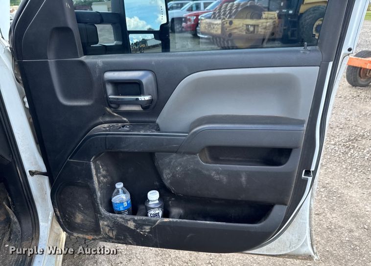 image for item DU9240 2019 Chevrolet Silverado 2500HD Crew Cab pickup truck