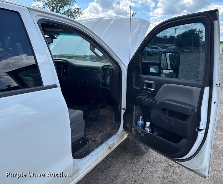 image for item DU9240 2019 Chevrolet Silverado 2500HD Crew Cab pickup truck