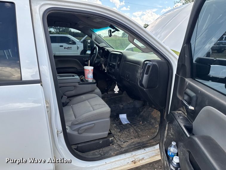 image for item DU9240 2019 Chevrolet Silverado 2500HD Crew Cab pickup truck