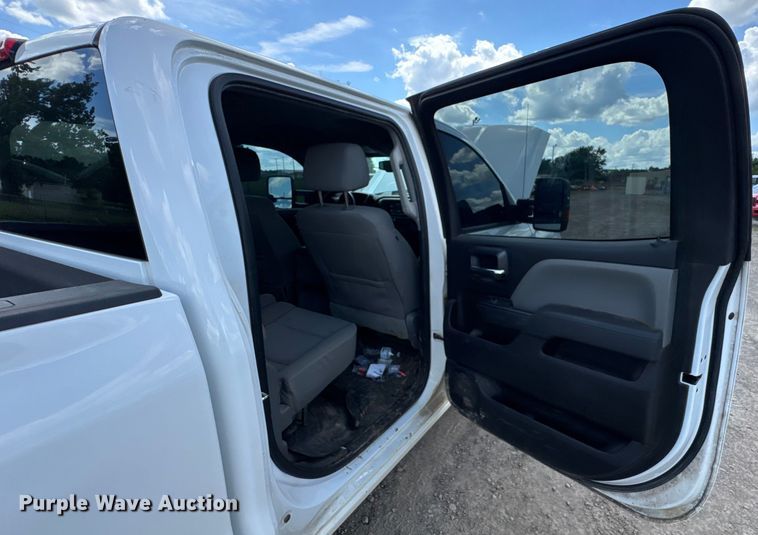 image for item DU9240 2019 Chevrolet Silverado 2500HD Crew Cab pickup truck