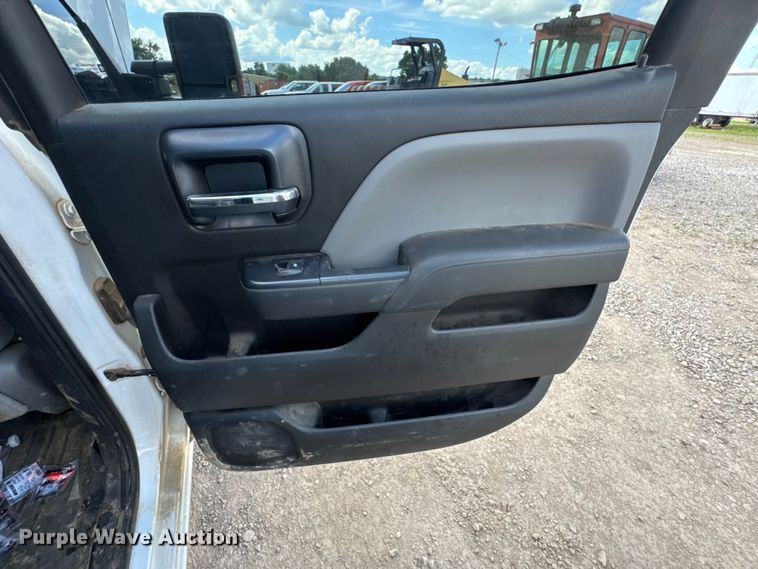 image for item DU9240 2019 Chevrolet Silverado 2500HD Crew Cab pickup truck