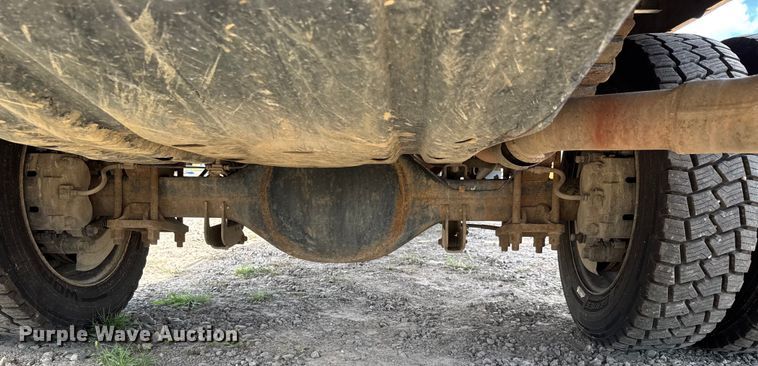 image for item DU9241 2013 Ford F550 flatbed truck