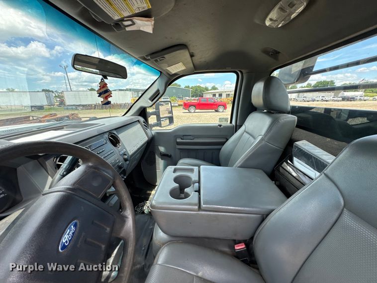 image for item DU9241 2013 Ford F550 flatbed truck