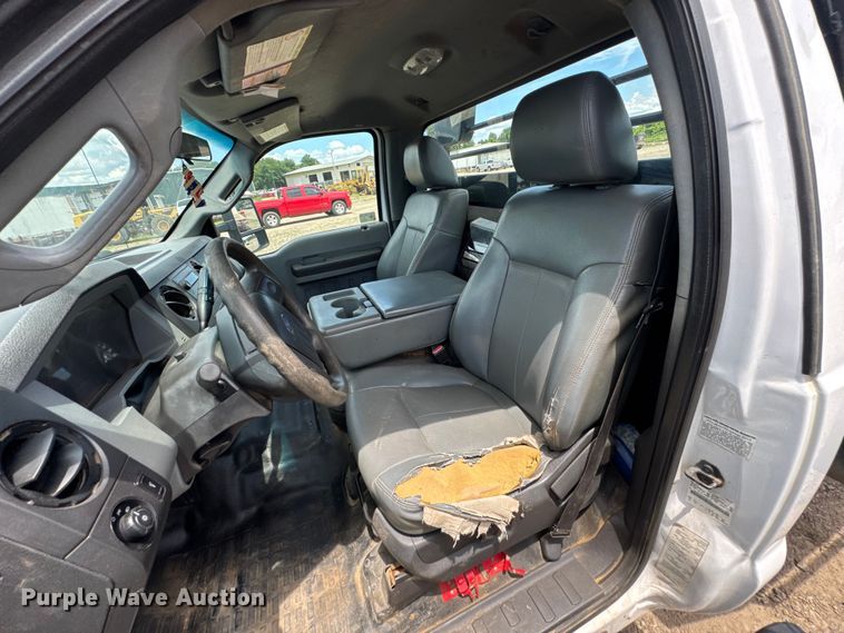 image for item DU9241 2013 Ford F550 flatbed truck