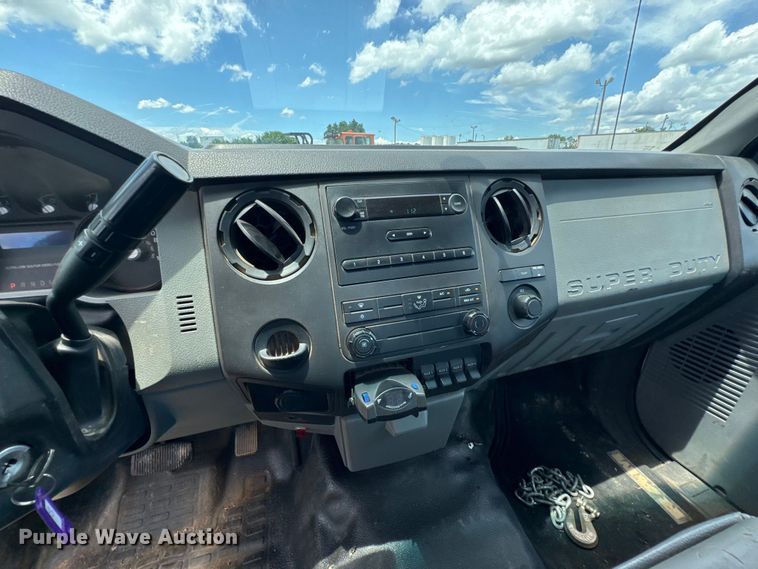 image for item DU9241 2013 Ford F550 flatbed truck