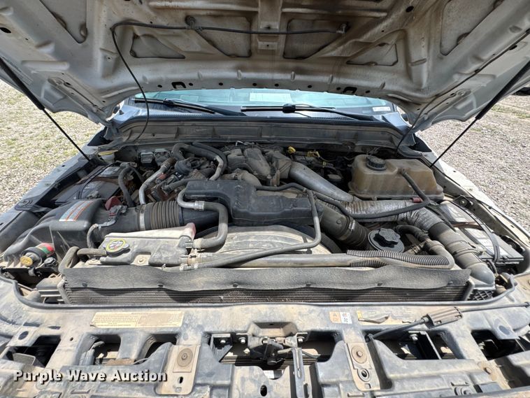 image for item DU9241 2013 Ford F550 flatbed truck