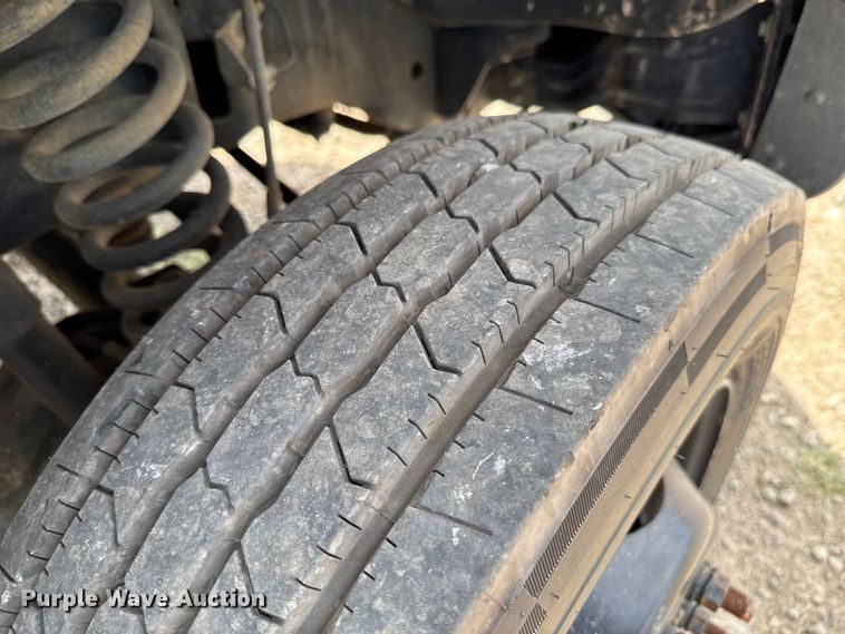 image for item DU9241 2013 Ford F550 flatbed truck