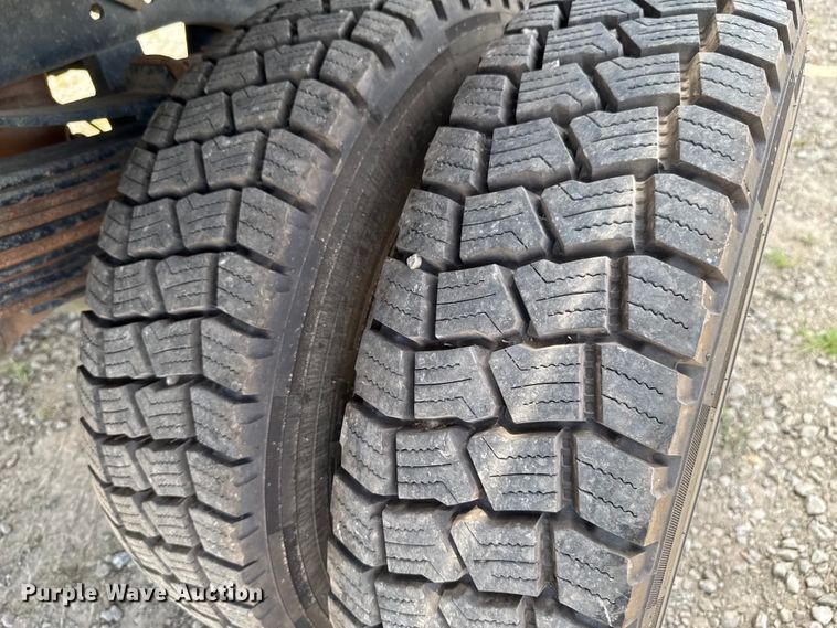 image for item DU9241 2013 Ford F550 flatbed truck